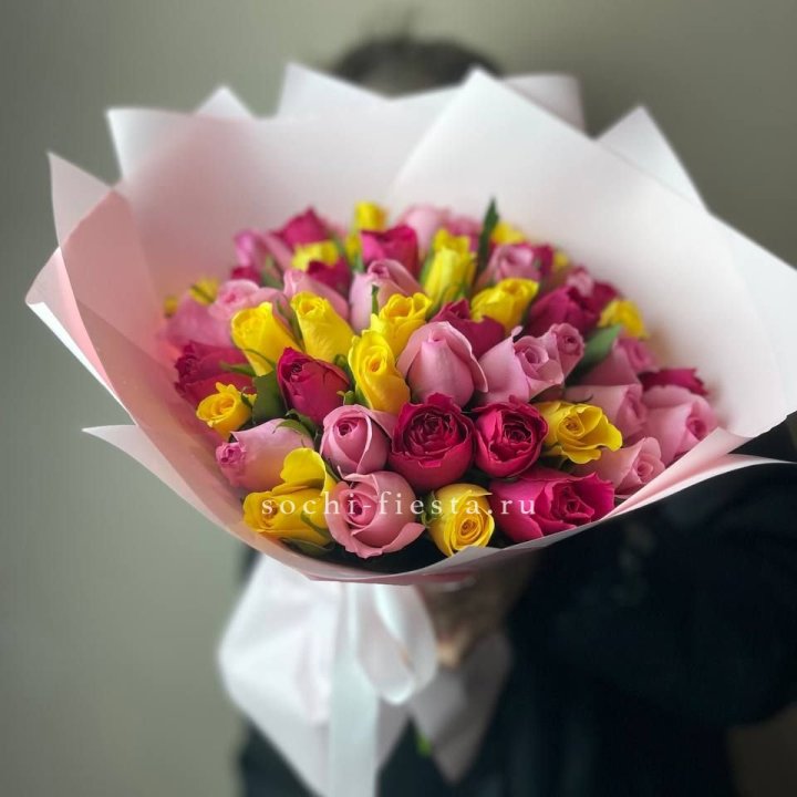 Букет из 51 розы Микс (Кения) в Великом Новгороде