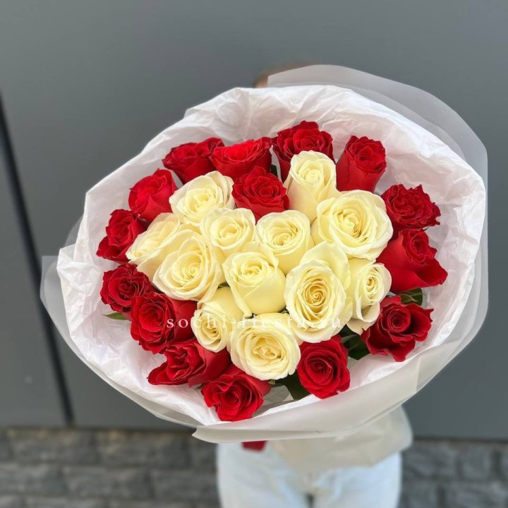 27 роз микс в Великом Новгороде