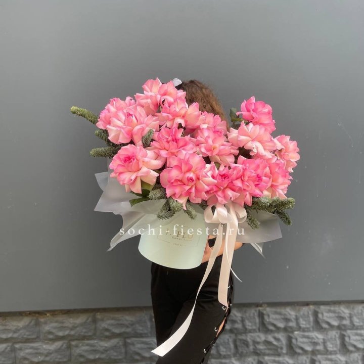 Бокс из 15 французских роз в Великом Новгороде