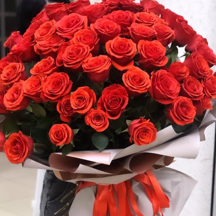 Букет высоких эквадорских роз  в Великом Новгороде