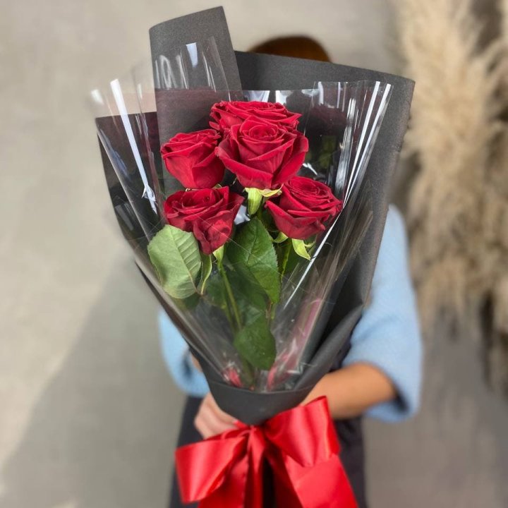 5 роз ред наоми в Великом Новгороде