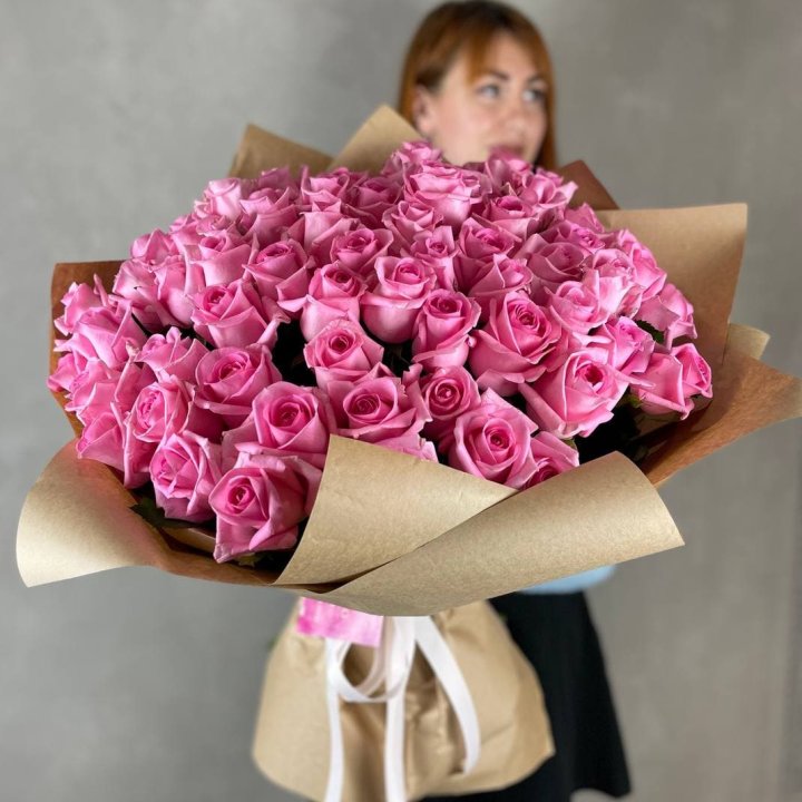 101 розовая роза в Великом Новгороде