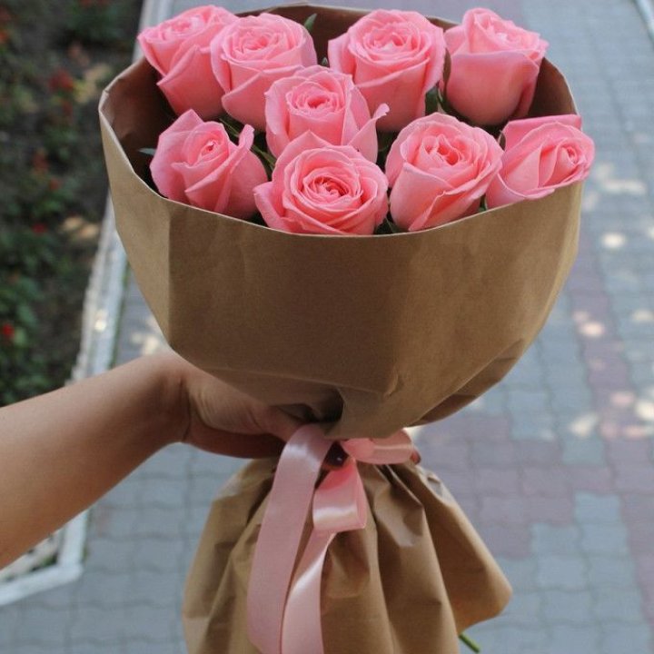 9 розовых роз в Великом Новгороде