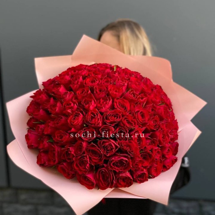 101 роза мадам ред в Великом Новгороде