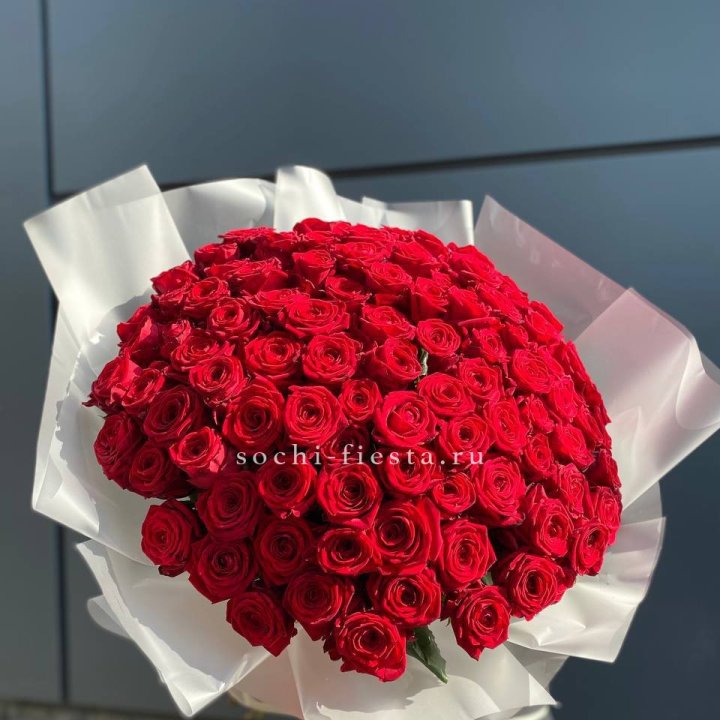 101 высокая роза в Великом Новгороде