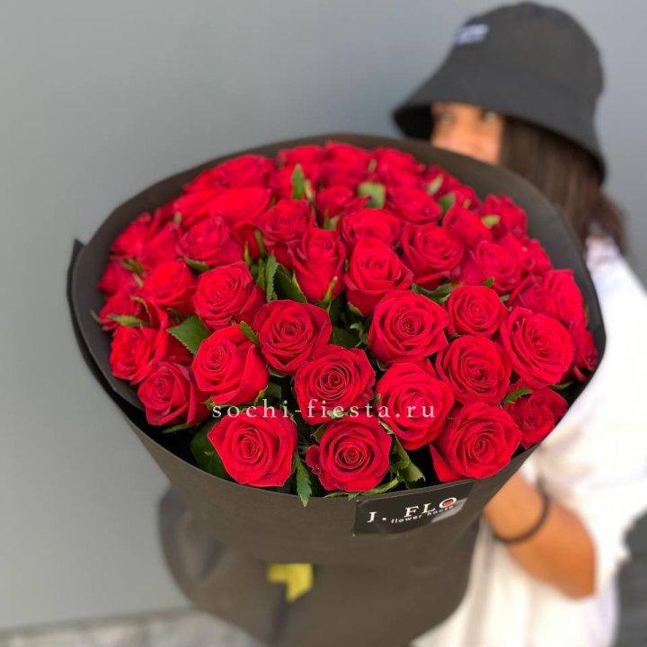 51 роза "Блек" в Великом Новгороде