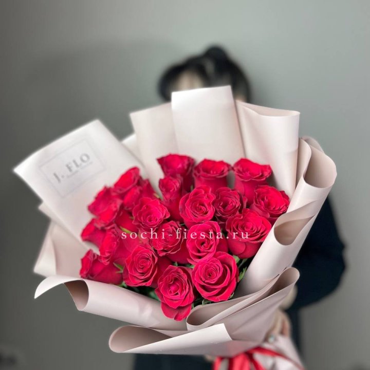 21 красная роза  в Великом Новгороде