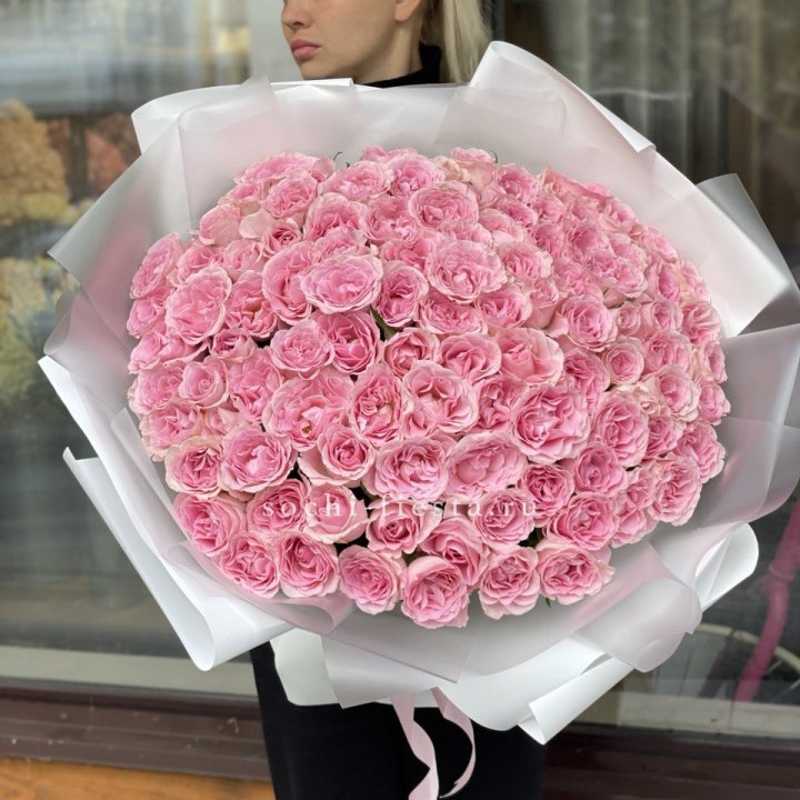 101 нежно-розовая роза в Великом Новгороде