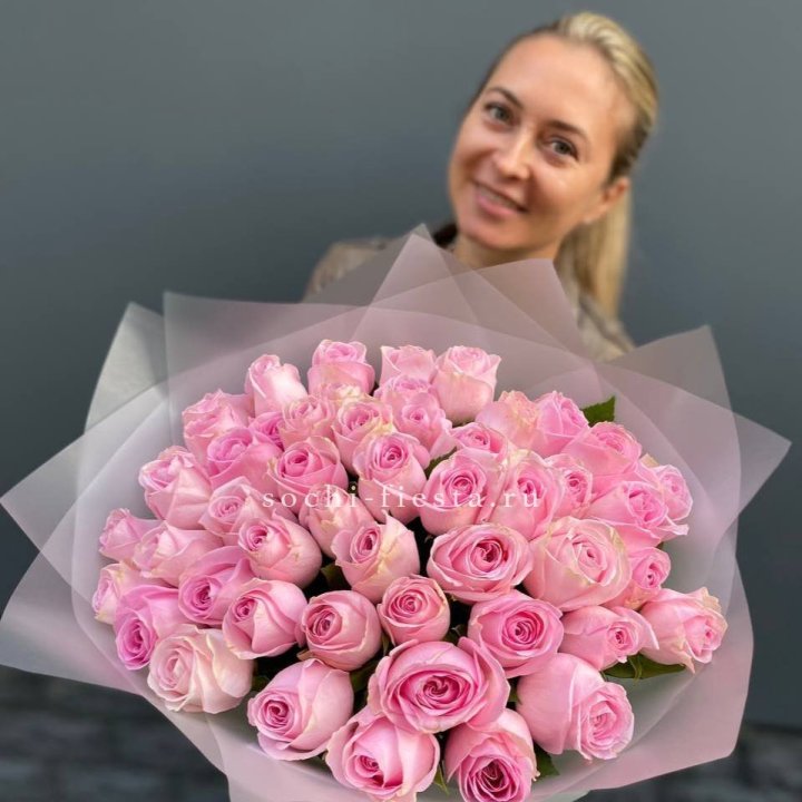 51 розовая роза в Великом Новгороде