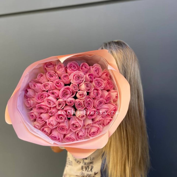 55 розовых роз в Великом Новгороде