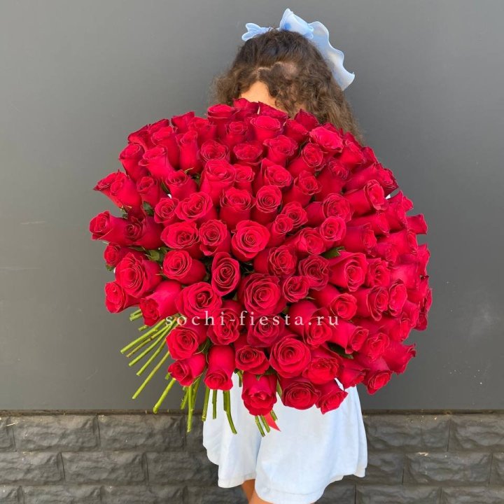 101 красная роза в Великом Новгороде