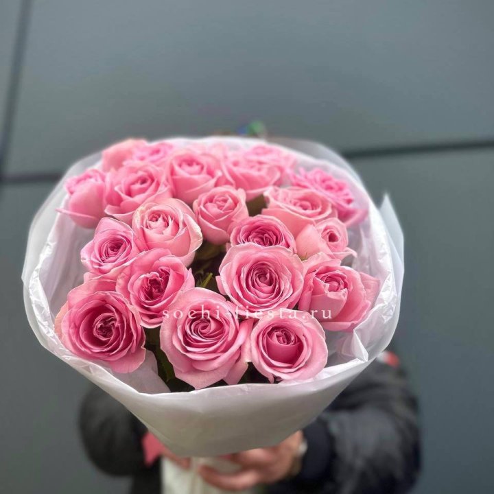 21 Розовая роза в белом в Великом Новгороде