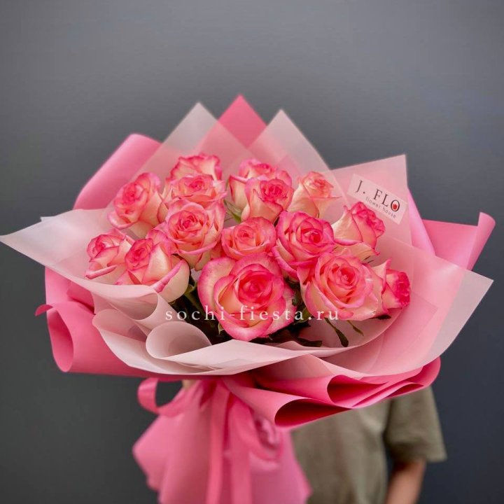 15 роз "Джумилия" в Великом Новгороде
