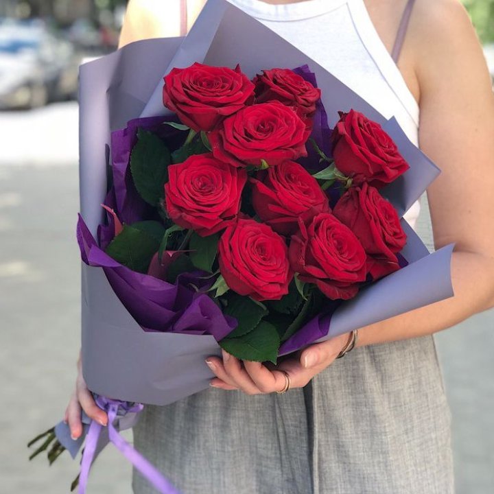 9  красных роз №1 в Великом Новгороде