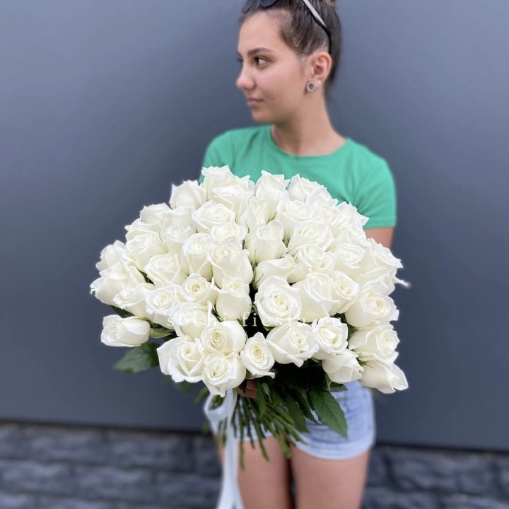 51 белая роза в Великом Новгороде