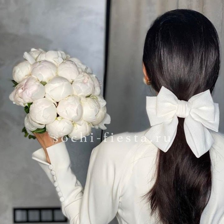 Свадебный букет пионов в Великом Новгороде