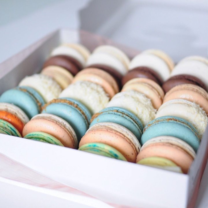 Коробка макаронс 25 шт. в Великом Новгороде