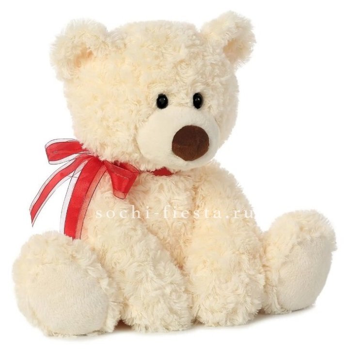 Белый плюшевый мишка  в Великом Новгороде