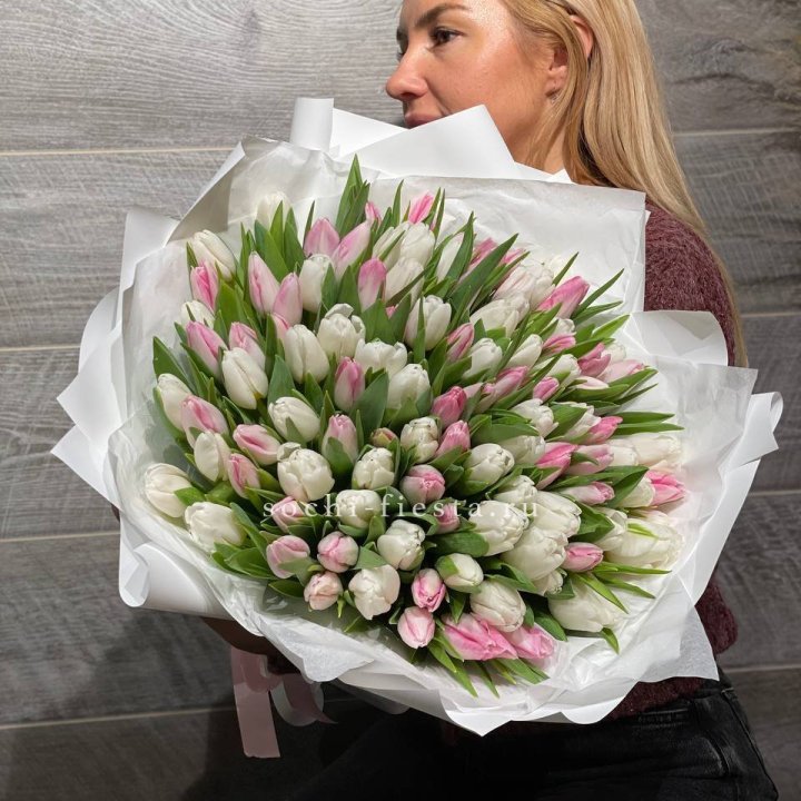 101 тюльпан нежный микс в Великом Новгороде