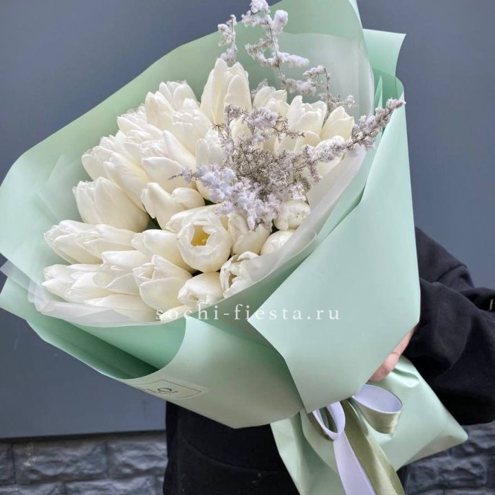 Букет белых тюльпанов "Бьянко" в Великом Новгороде