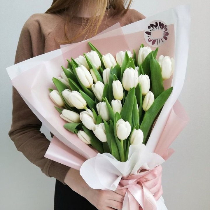 Букет белых тюльпанов "Моника" в Великом Новгороде