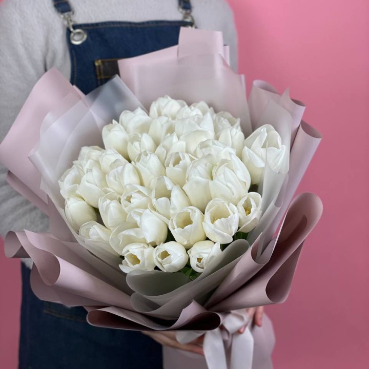 Букет белых тюльпанов "Пур-пур" в Великом Новгороде