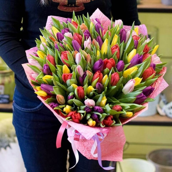 101 тюльпан "Джуси" в Великом Новгороде